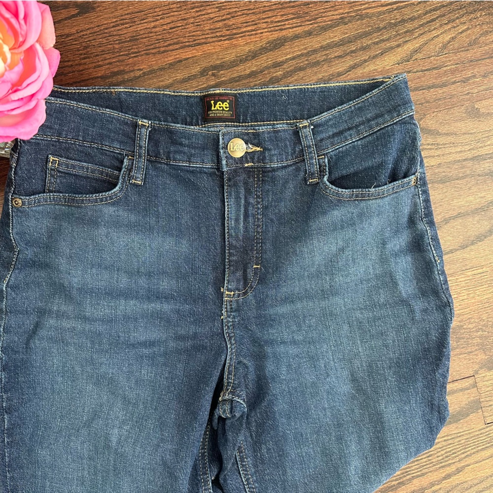 Lee Legendary Mid Rise Flare Jean, size 10S - Picture 4 of 6